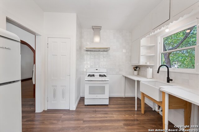 Image 10 of 28 For 1411 E Highland Blvd