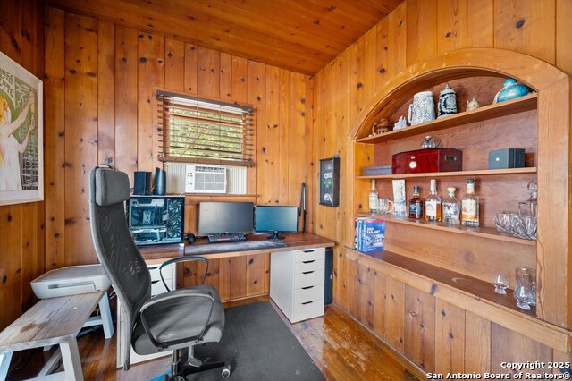 Image 21 of 28 For 1411 E Highland Blvd