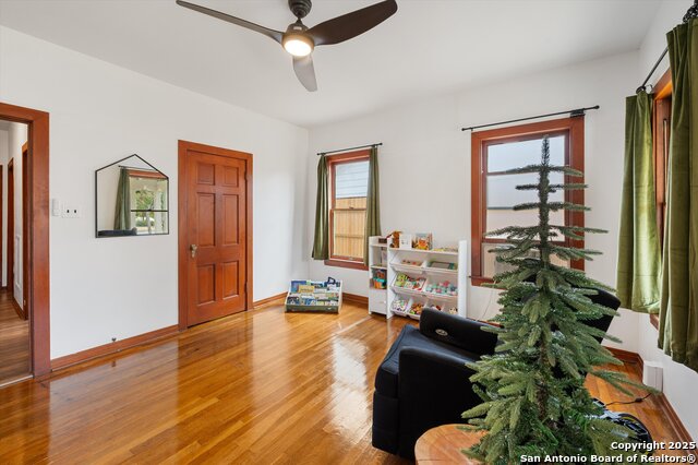 Image 23 of 28 For 1411 E Highland Blvd