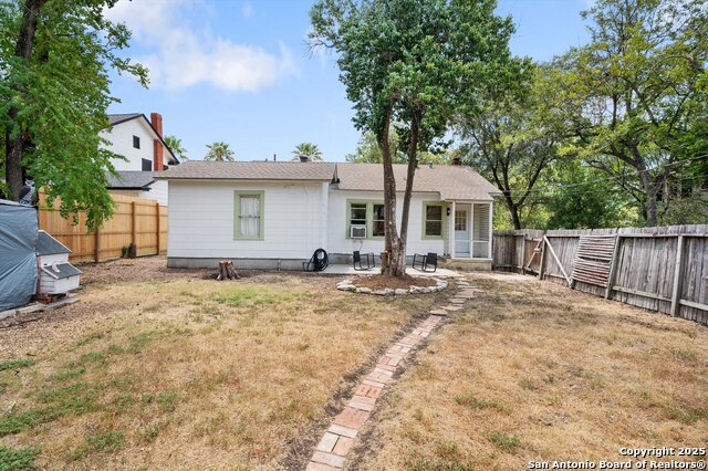 Image 25 of 28 For 1411 E Highland Blvd