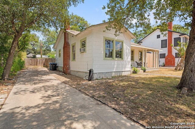 Image 3 of 28 For 1411 E Highland Blvd