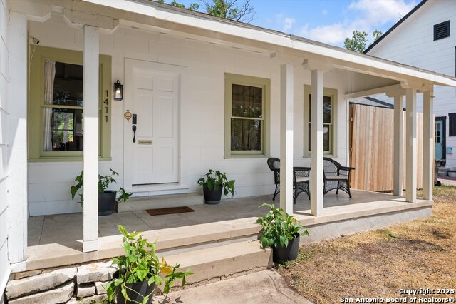 Image 4 of 28 For 1411 E Highland Blvd