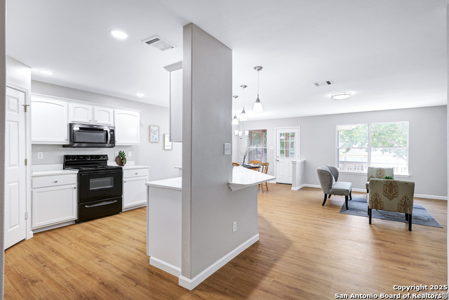 Image 3 of 30 For 7823 Afterglow Vale