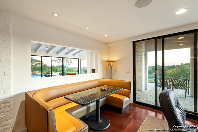 Image 20 of 70 For 203 Lakeridge