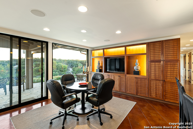 Image 21 of 70 For 203 Lakeridge