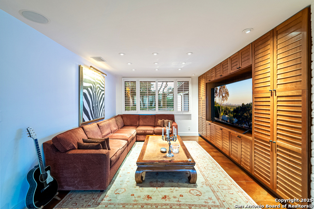 Image 24 of 70 For 203 Lakeridge