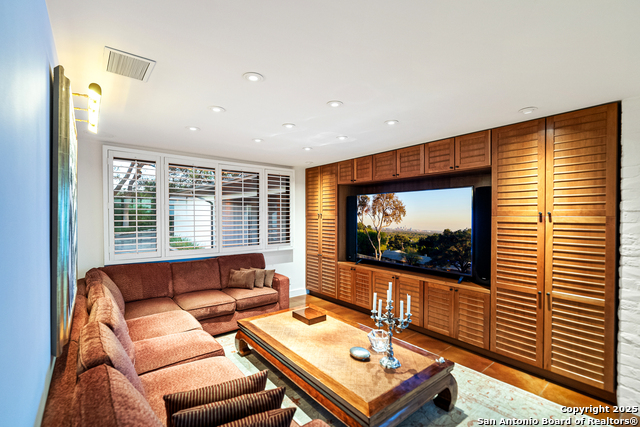 Image 25 of 70 For 203 Lakeridge