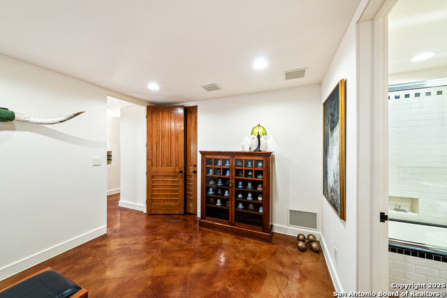 Image 30 of 70 For 203 Lakeridge