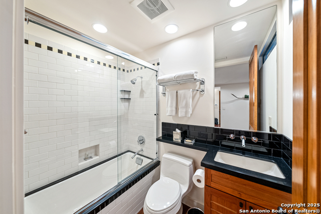 Image 31 of 70 For 203 Lakeridge