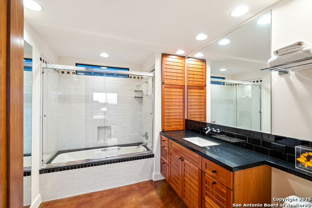 Image 35 of 70 For 203 Lakeridge