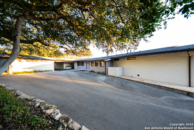 Image 47 of 70 For 203 Lakeridge