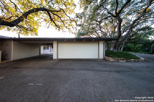 Image 49 of 70 For 203 Lakeridge