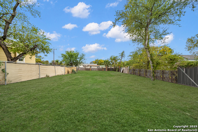 Image 2 of 17 For 919 Saint Anthony