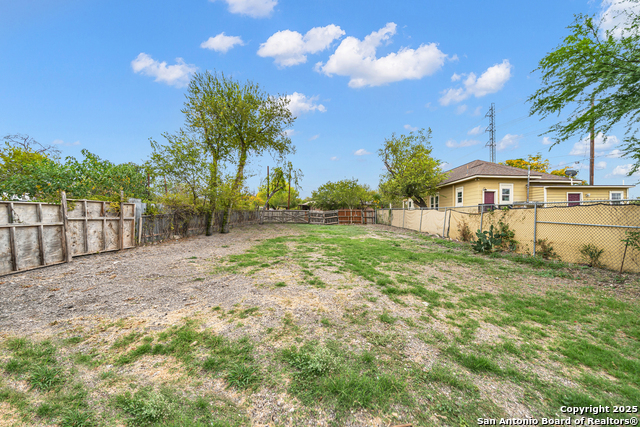 Image 7 of 17 For 919 Saint Anthony