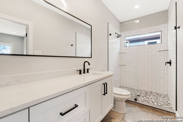 Image 28 of 30 For 1910 Houston St - Bldg.4 E