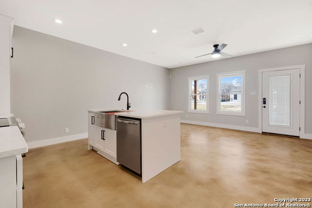 Image 9 of 30 For 1910 Houston St - Bldg.4 E