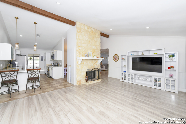 Image 14 of 40 For 8702 Collingwood N