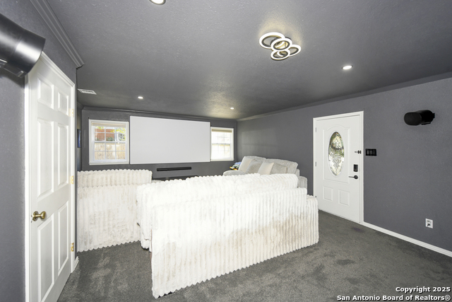 Image 18 of 40 For 8702 Collingwood N