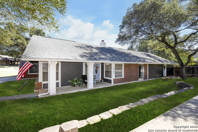 Image 2 of 40 For 8702 Collingwood N