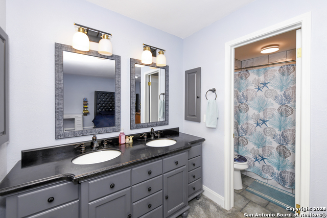 Image 24 of 40 For 8702 Collingwood N