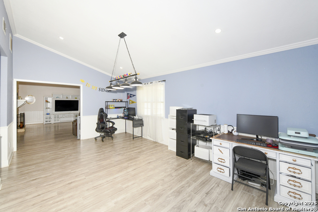 Image 29 of 40 For 8702 Collingwood N