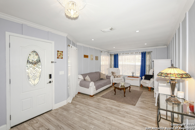 Image 6 of 40 For 8702 Collingwood N