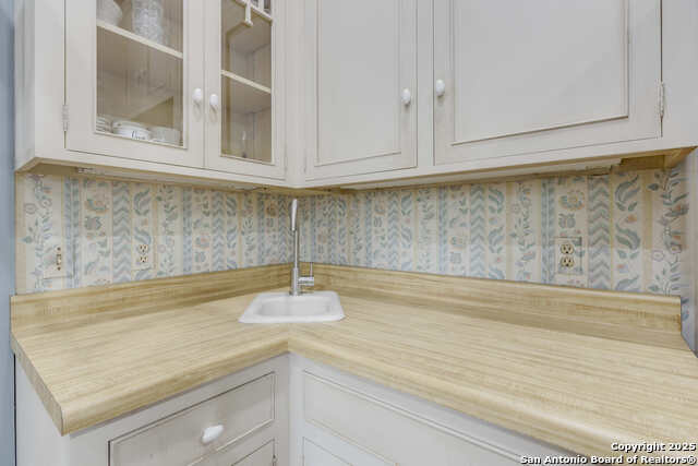 Listing photo id 11 for 1201 10th Street