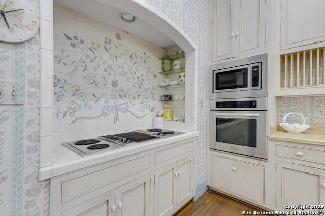 Listing photo id 13 for 1201 10th Street