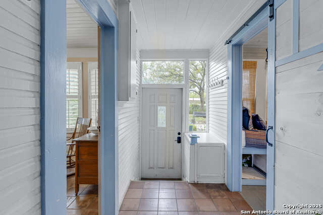 Listing photo id 18 for 1201 10th Street