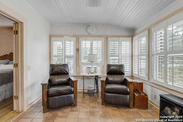 Listing photo id 21 for 1201 10th Street