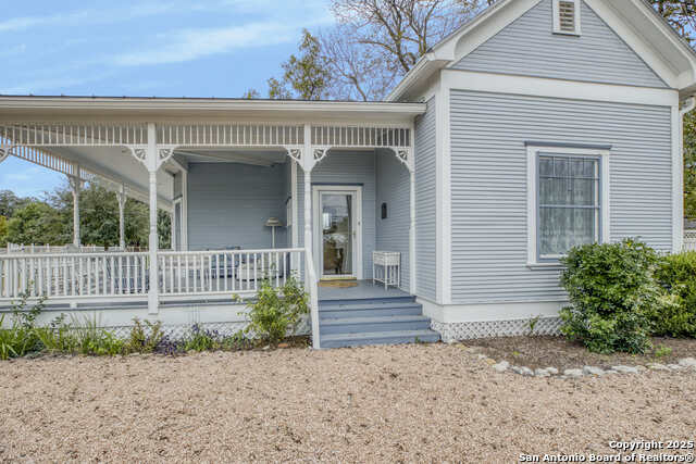 Listing photo id 1 for 1201 10th Street