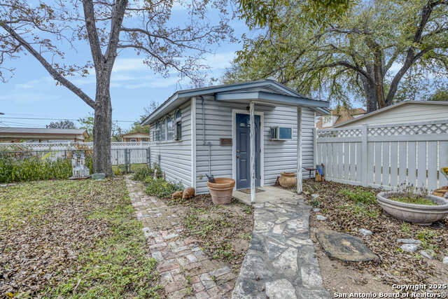 Listing photo id 37 for 1201 10th Street