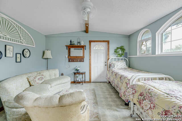 Listing photo id 40 for 1201 10th Street