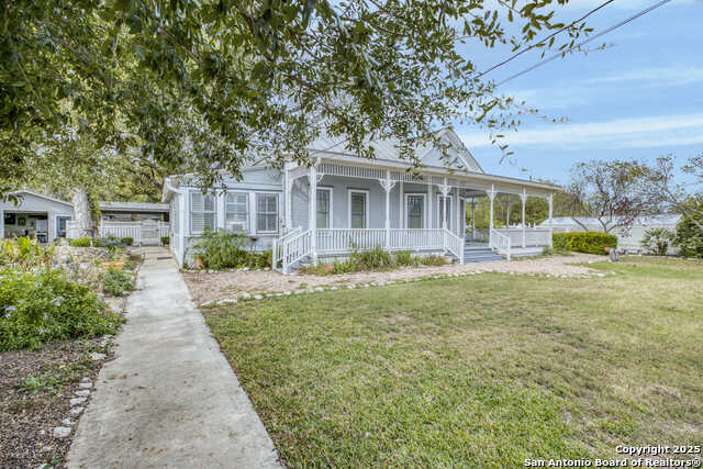 Listing photo id 3 for 1201 10th Street