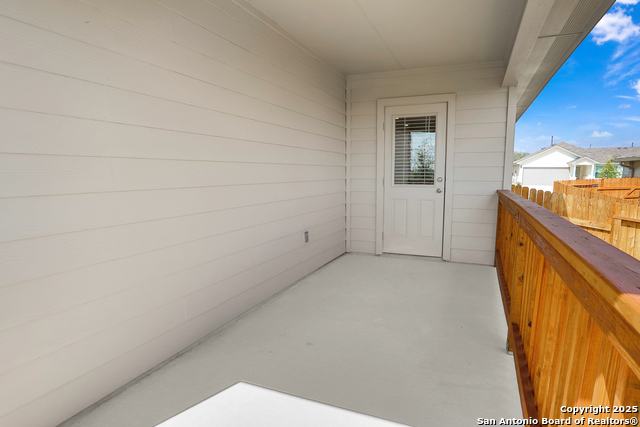 Image 2 of 20 For 183 Ringed Plover