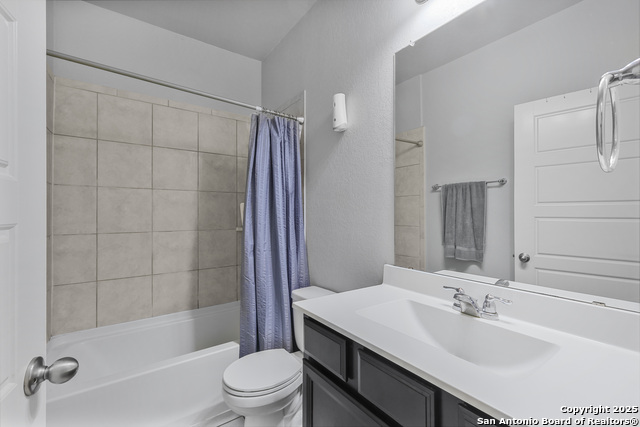 Image 14 of 22 For 11626 Tribute Oaks