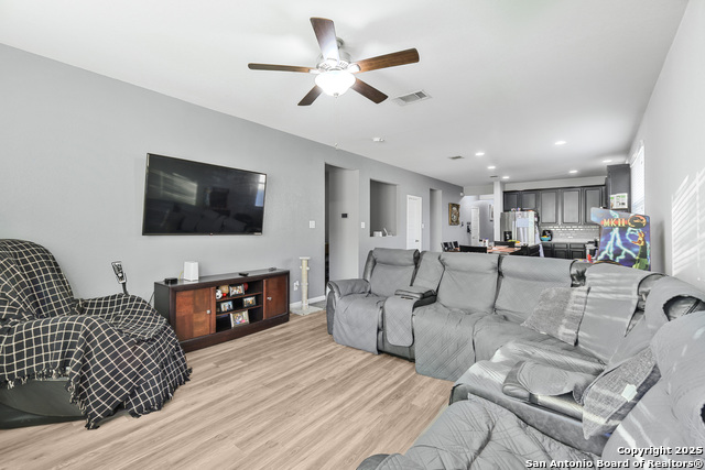 Image 21 of 22 For 11626 Tribute Oaks