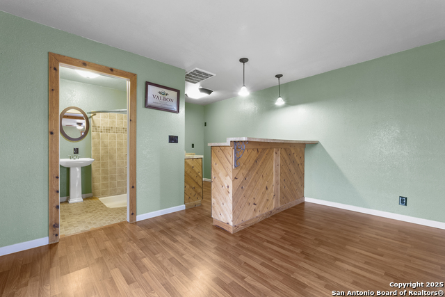 Image 18 of 33 For 16097 Trawalter Rd