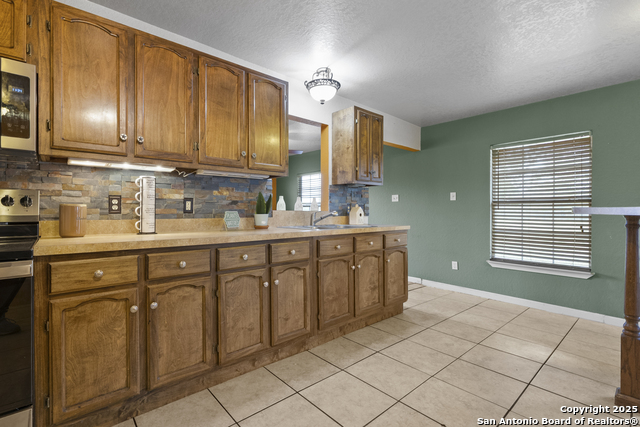 Image 3 of 33 For 16097 Trawalter Rd