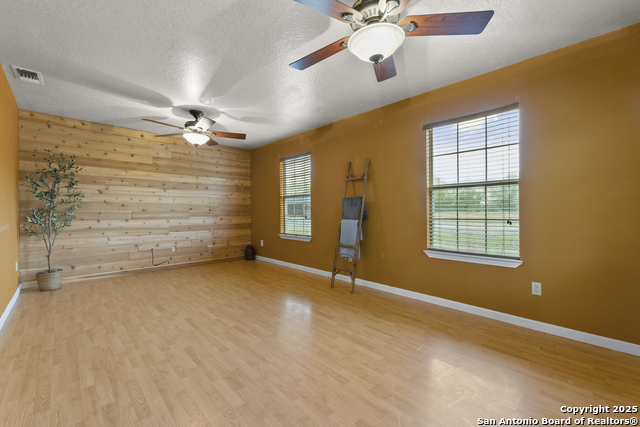 Image 9 of 33 For 16097 Trawalter Rd