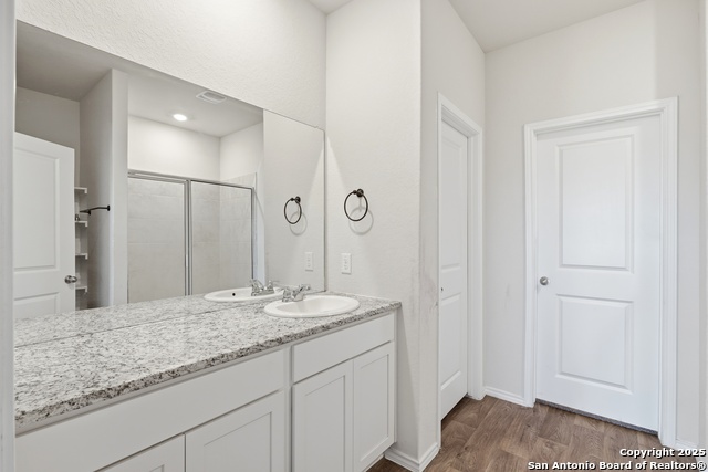 Image 10 of 19 For 3906 Bay Leaf Loop