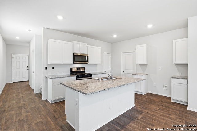 Image 3 of 19 For 3906 Bay Leaf Loop