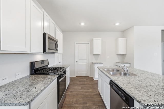 Image 4 of 19 For 3906 Bay Leaf Loop