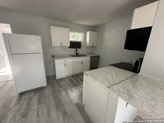 Image 6 of 17 For 710 Sterling