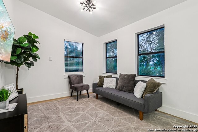 Listing photo id 15 for 198 Guadalupe River