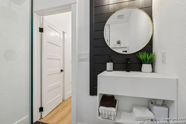 Listing photo id 21 for 198 Guadalupe River