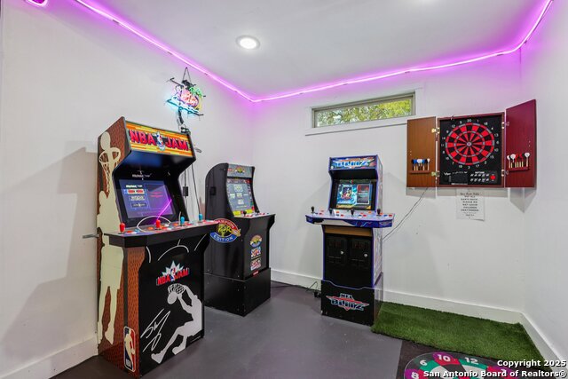 Listing photo id 25 for 198 Guadalupe River