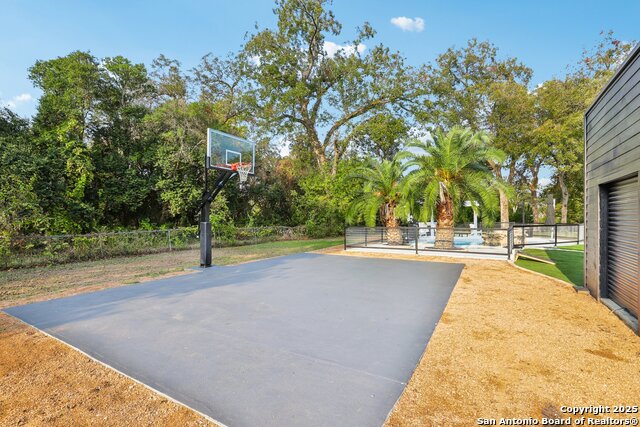 Listing photo id 30 for 198 Guadalupe River