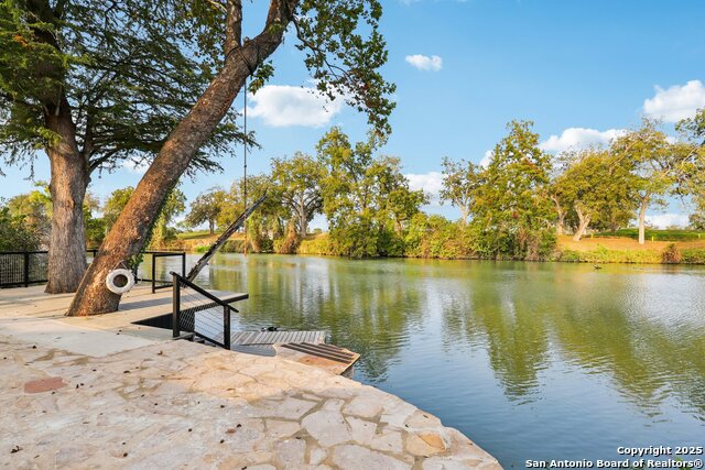 Listing photo id 33 for 198 Guadalupe River