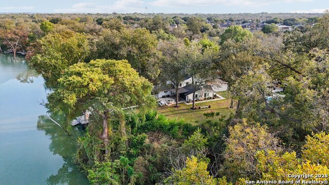 Listing photo id 39 for 198 Guadalupe River
